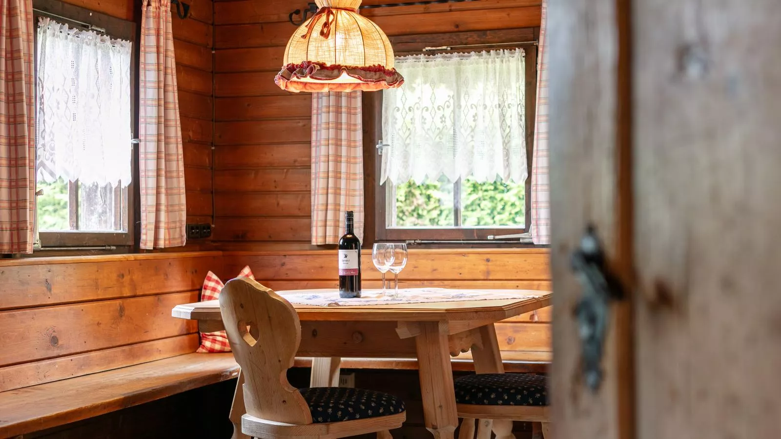Alpin Hideaway XL-Dining room