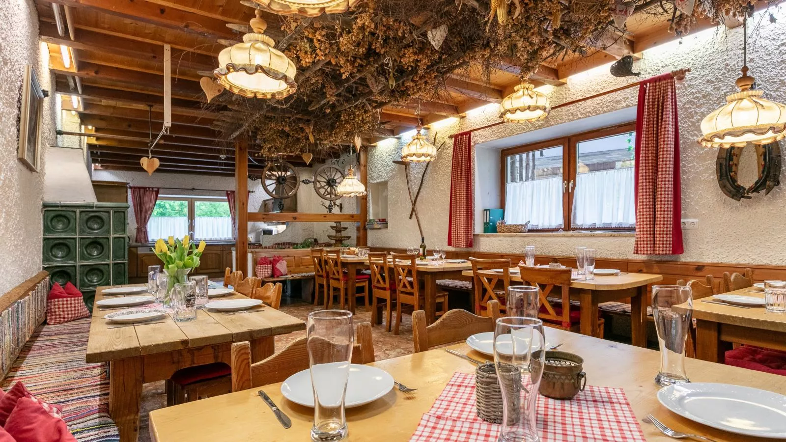 Alpin Hideaway L-Dining room