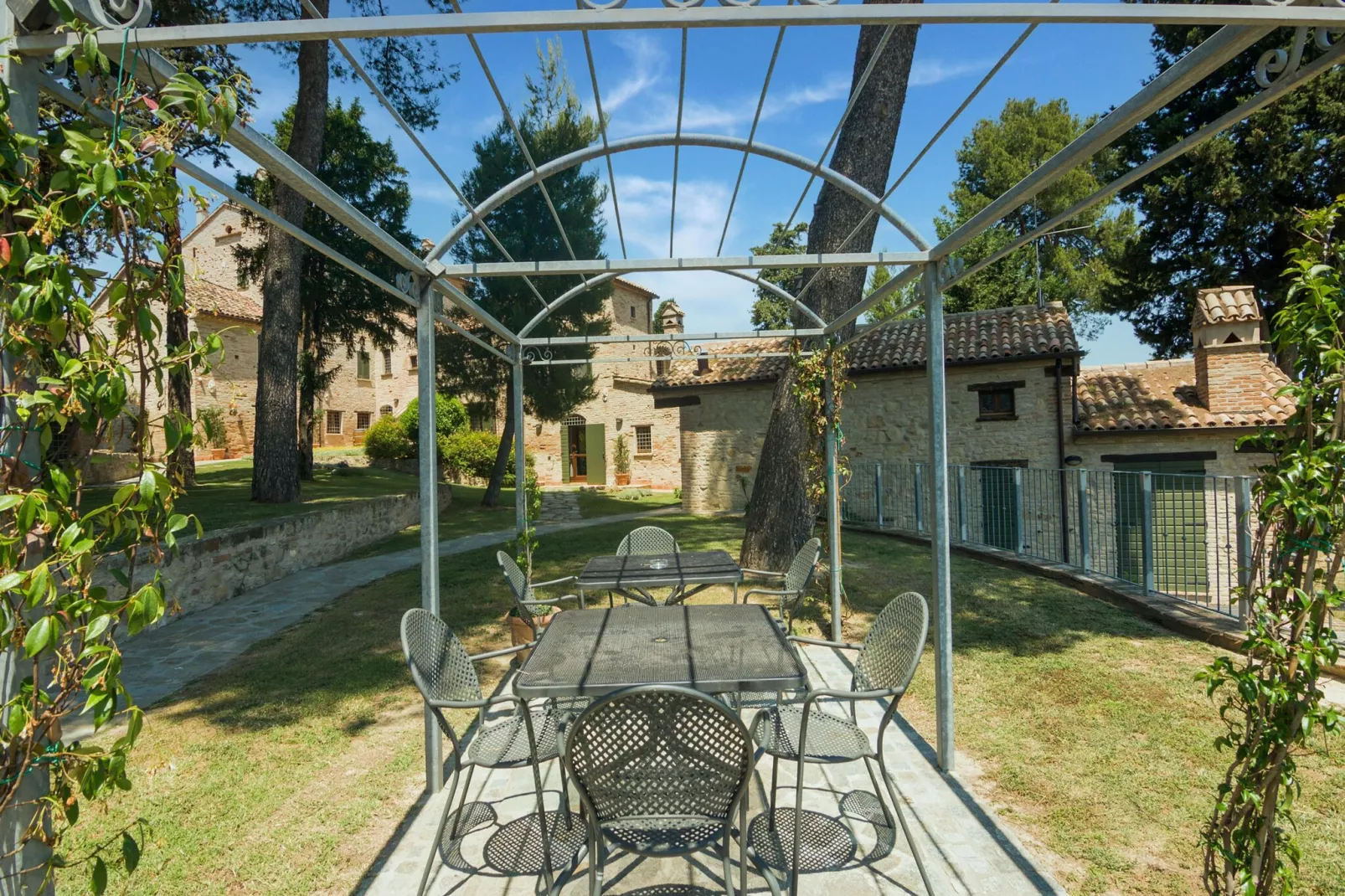 Rosa-Terrasse/Balkon