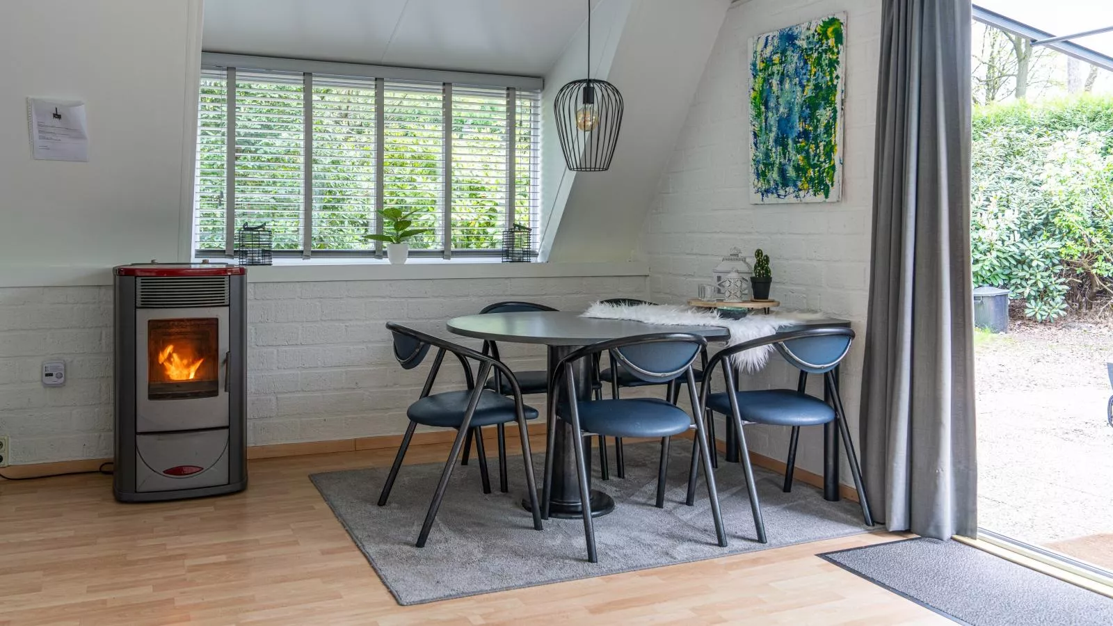 Sonnig Punthuys-Dining room