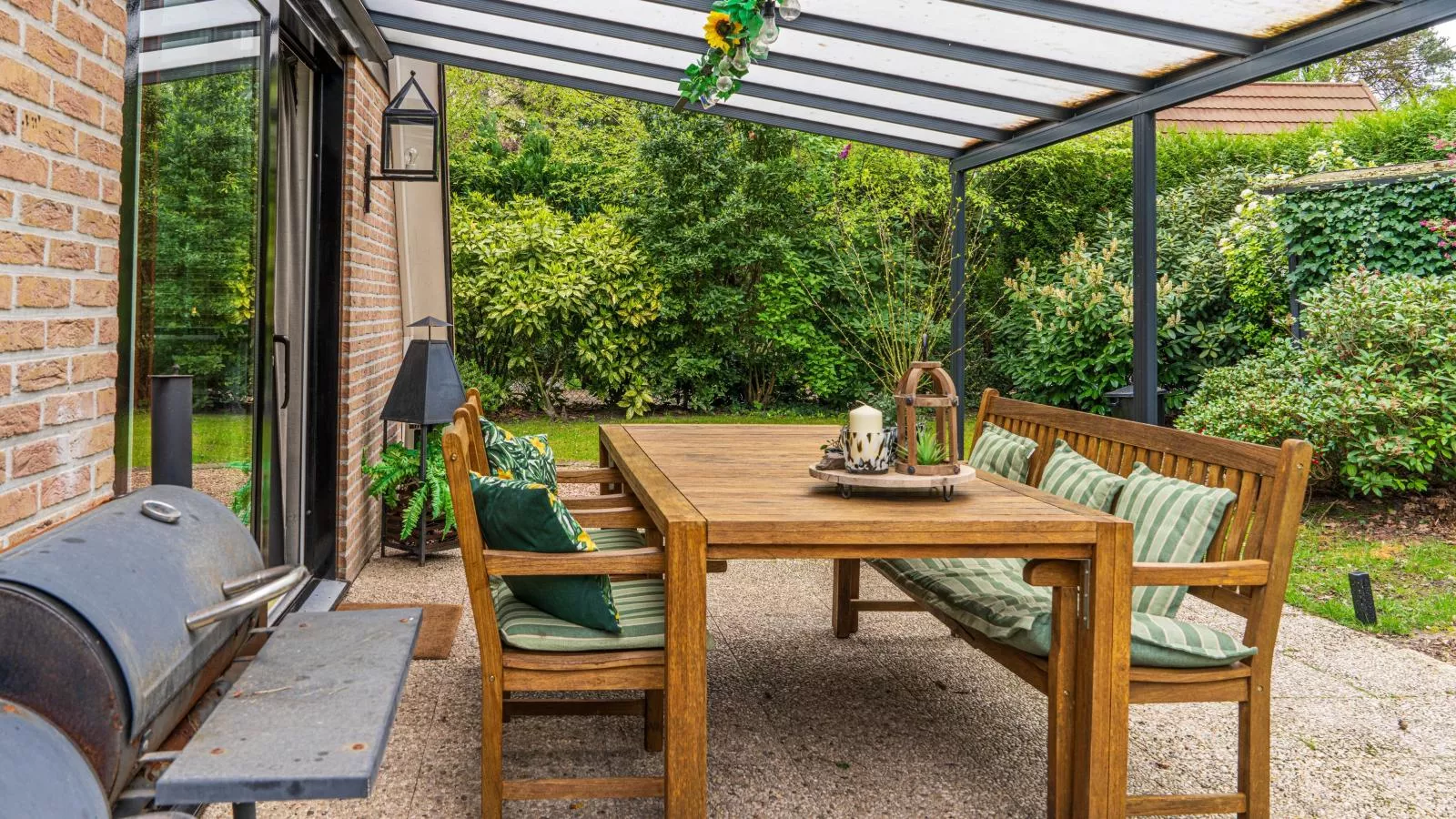 Sonnig Punthuys-Terrace balcony