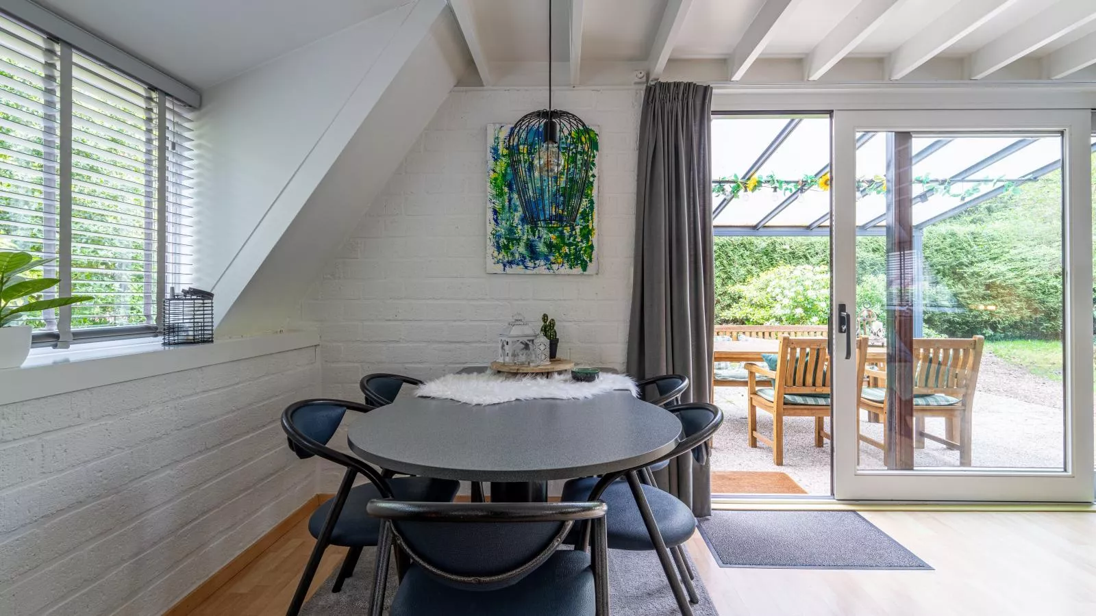 Sonnig Punthuys-Dining room