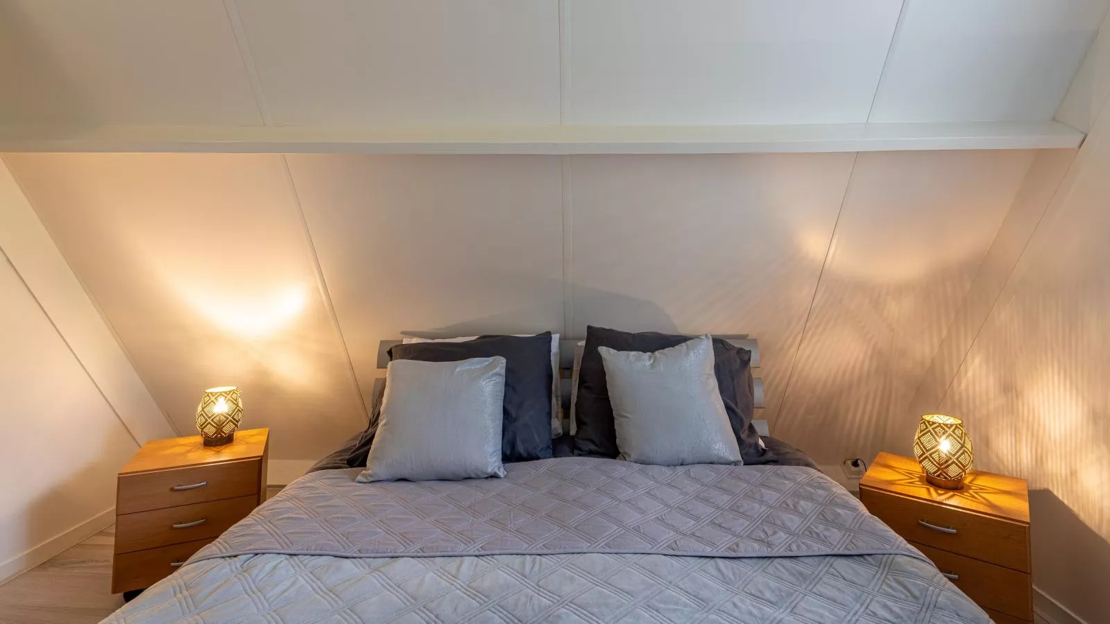 Sonnig Punthuys-Bedroom