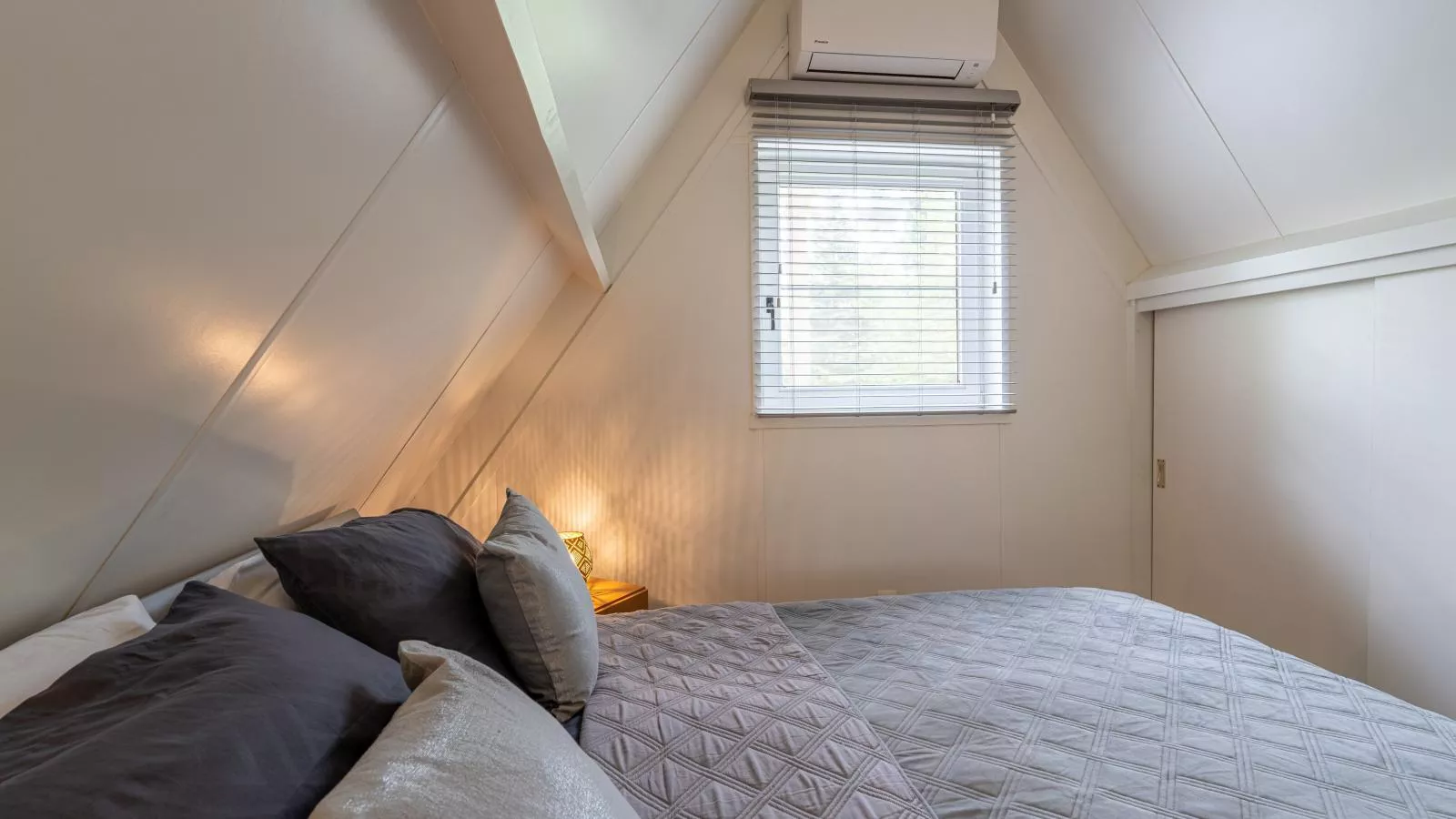 Sonnig Punthuys-Bedroom