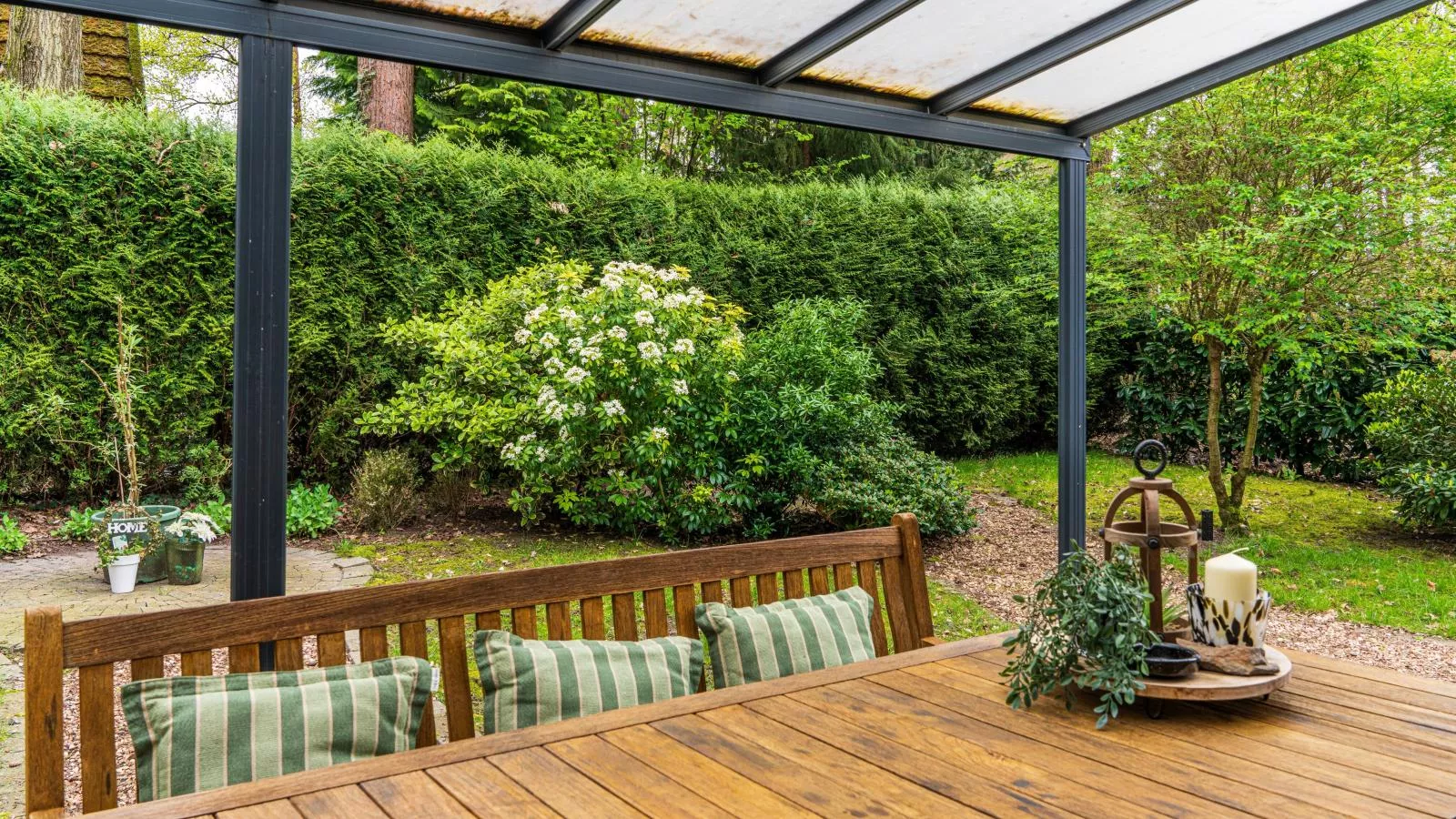 Sonnig Punthuys-Terrace balcony