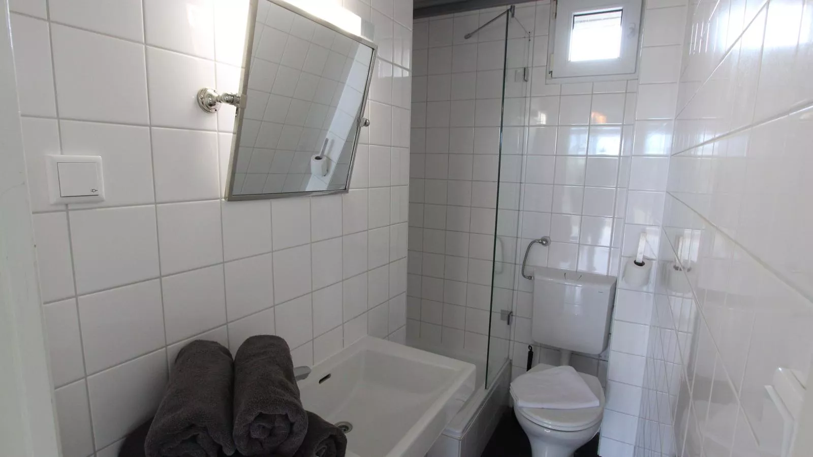 Beachhouse I-Bathroom