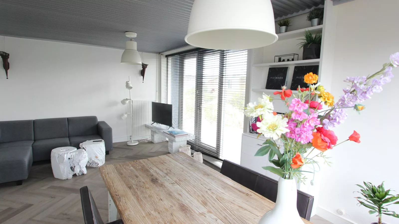 Beachhouse I-Dining room