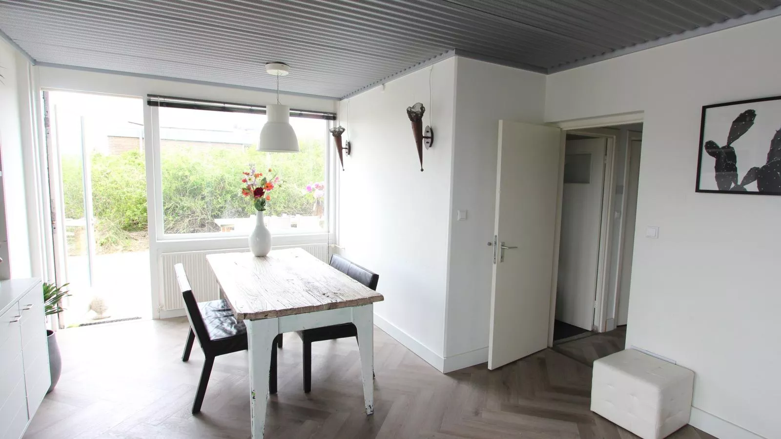 Beachhouse I-Dining room