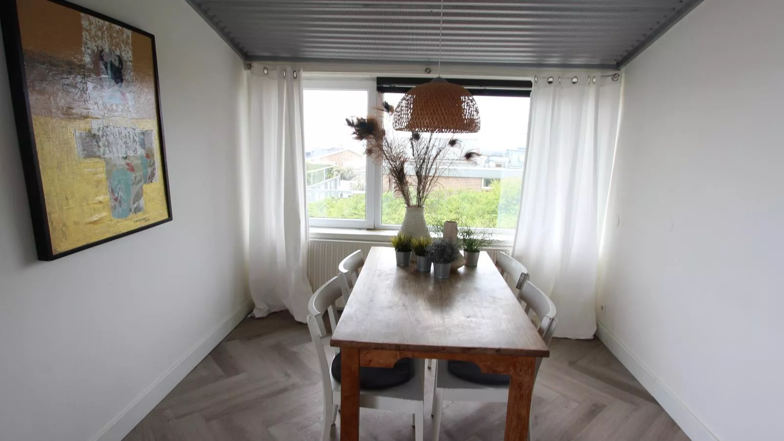 Beachhouse II-Dining room