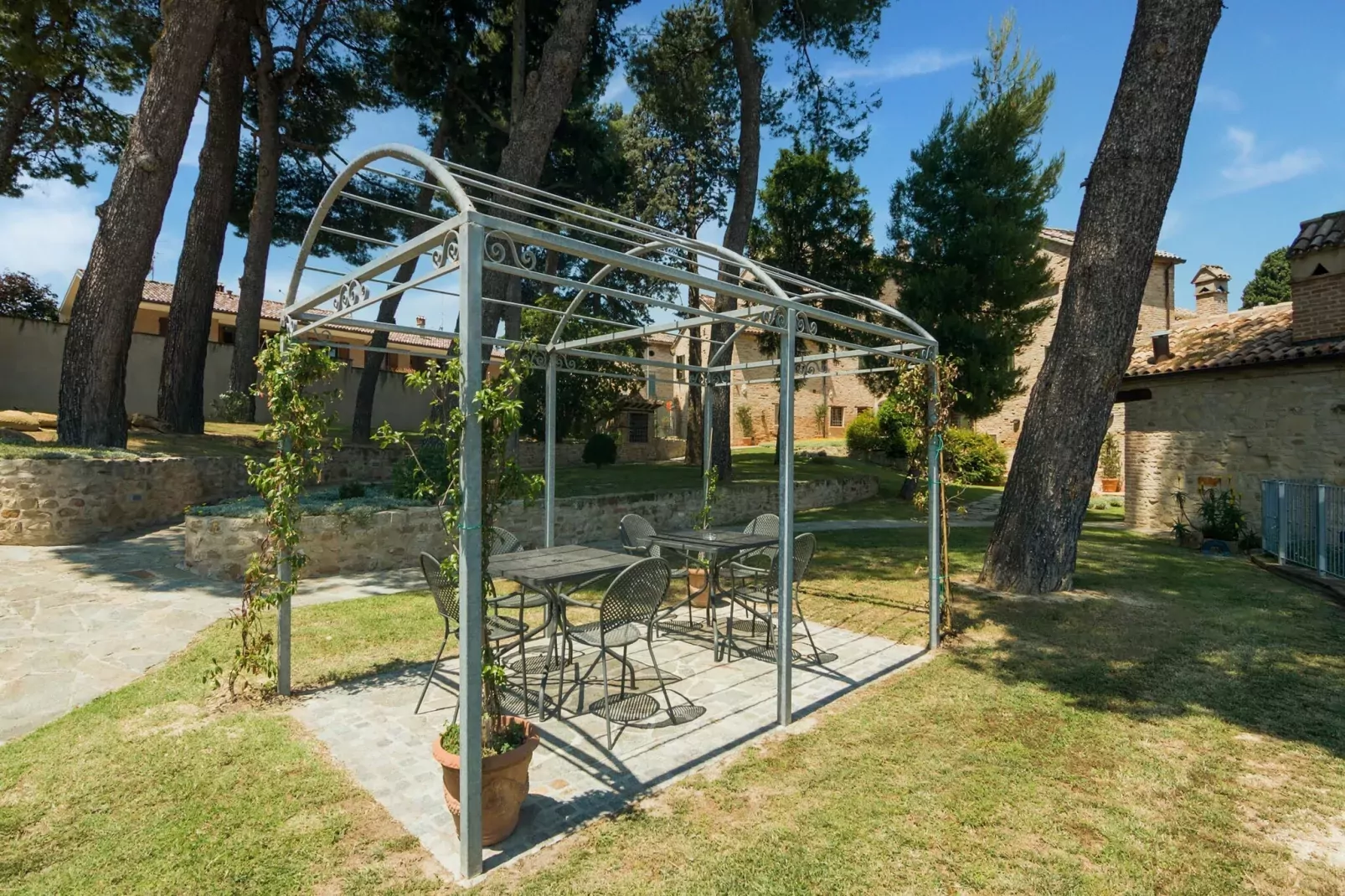 Rosa-Terrasse/Balkon