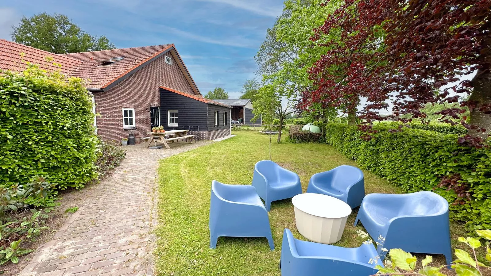 Op de Beemd-Exterior summer