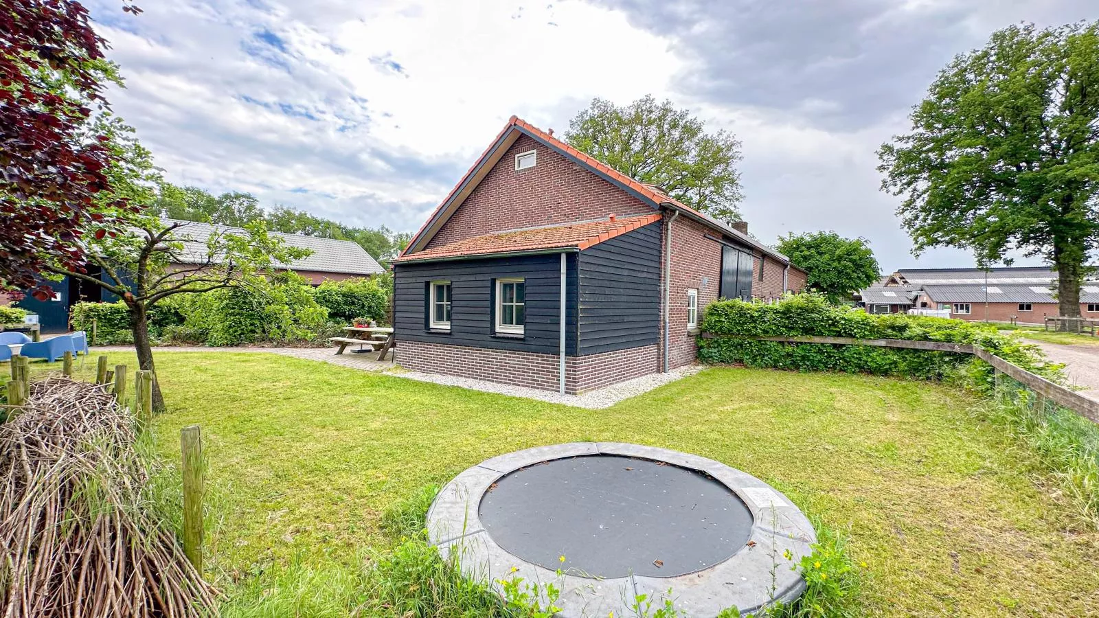 Op de Beemd-Gardens summer