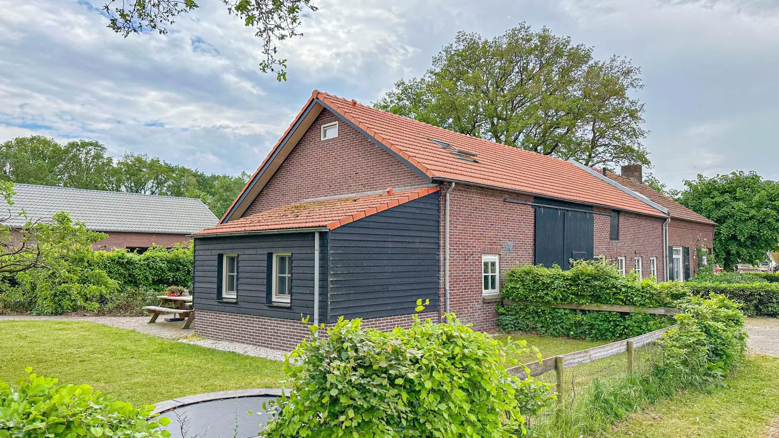 Op de Beemd-Exterior summer