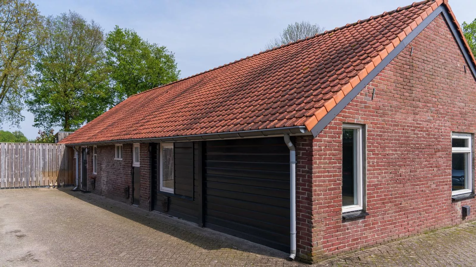 Achter de Vijf Linden-Exterior summer