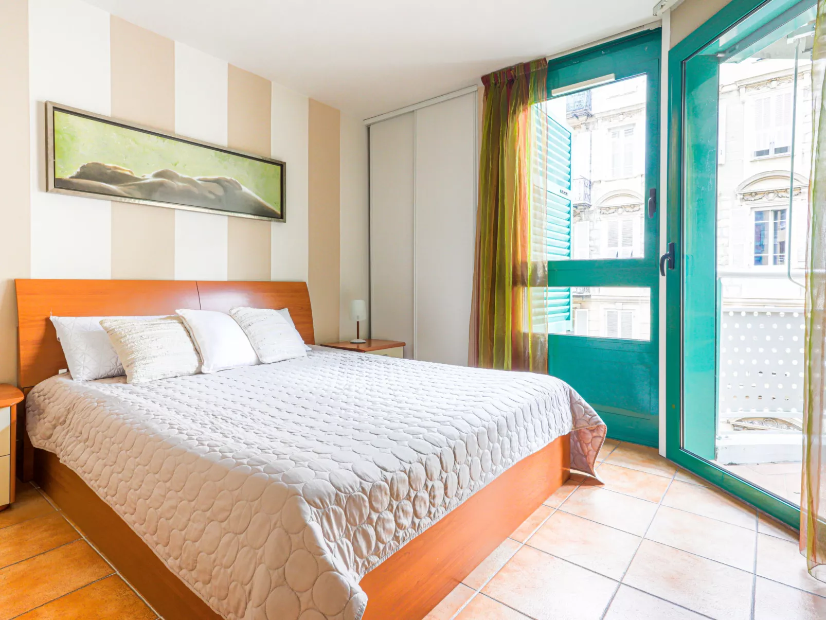 Les Balcons de Port Nicea-Inside