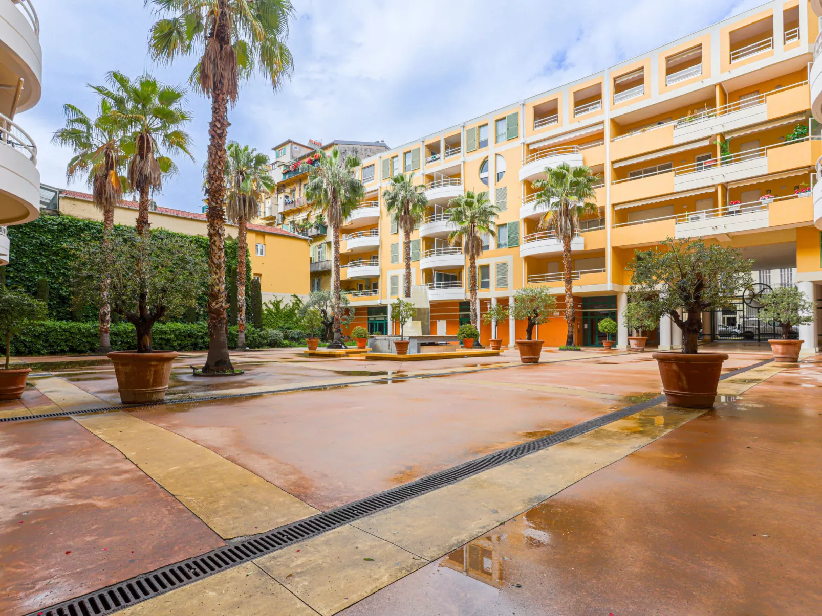 Les Balcons de Port Nicea-Outside