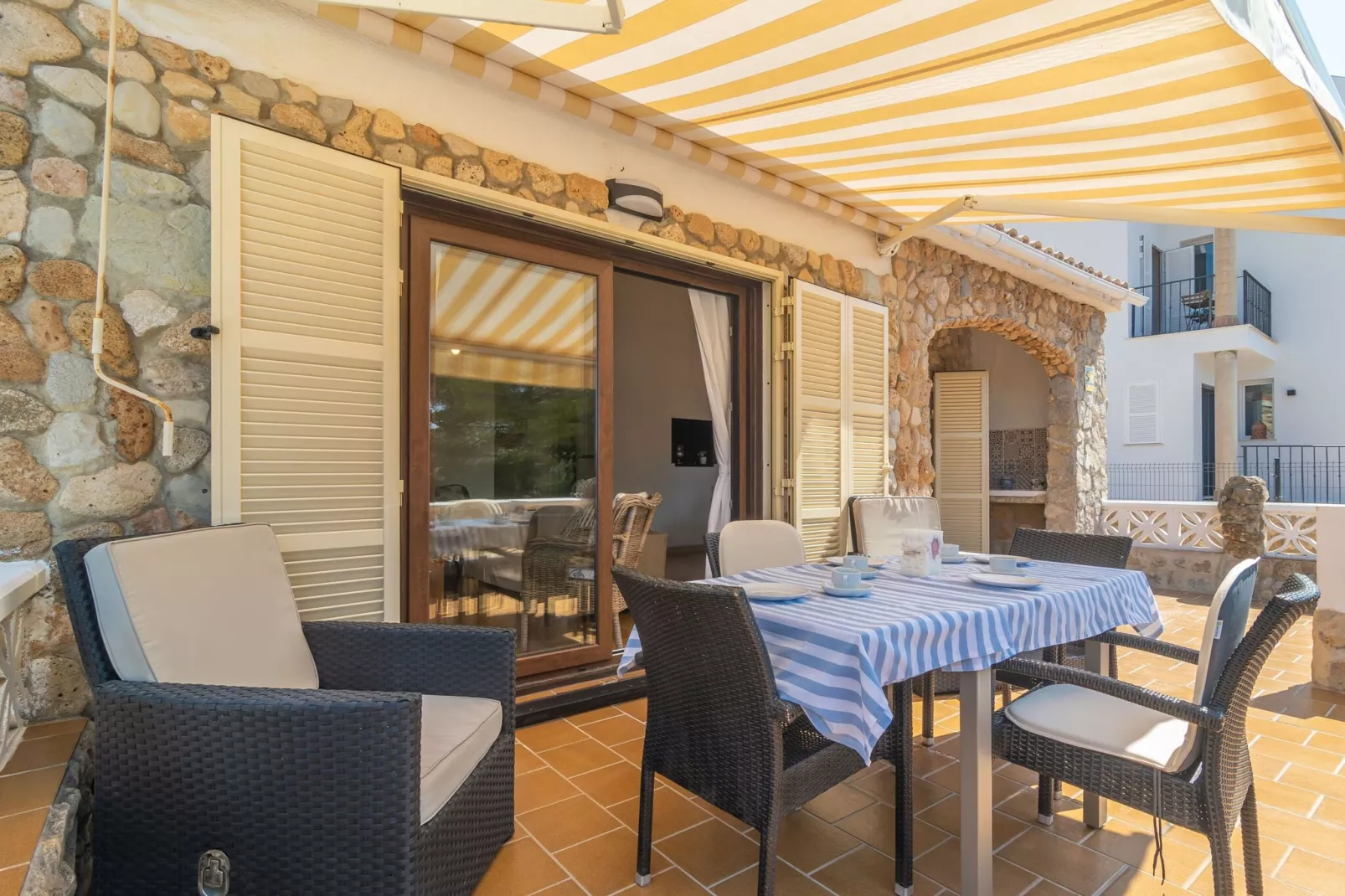 Can Clavell-Exterior summer
