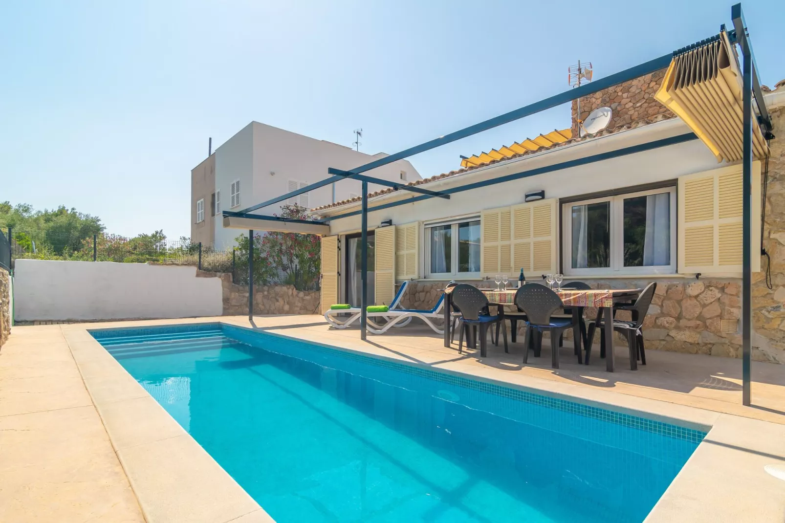 Can Clavell-Exterior summer