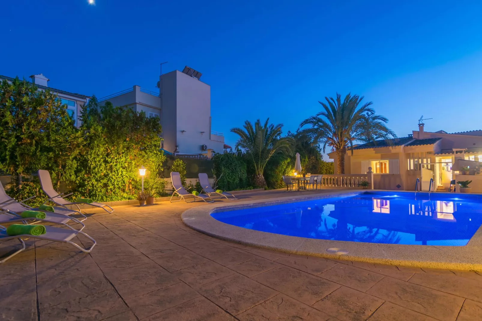 Can Moragues & Martorell-Exterior summer