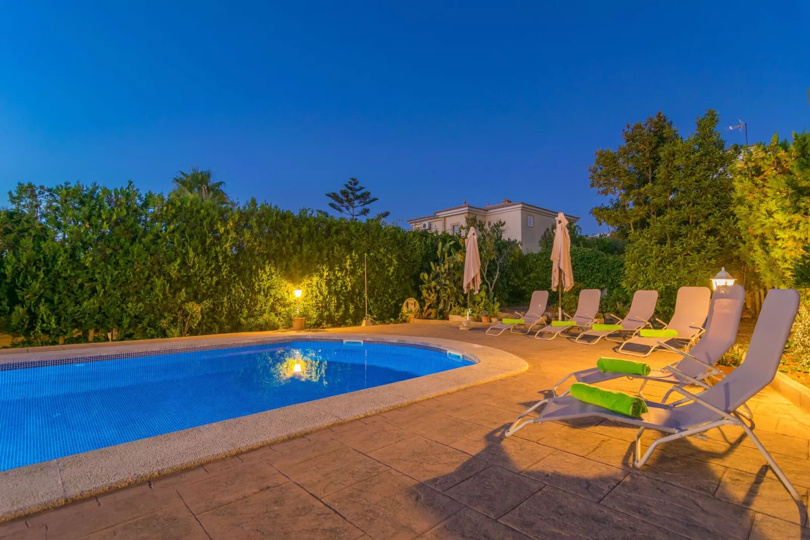 Can Moragues & Martorell-Exterior summer