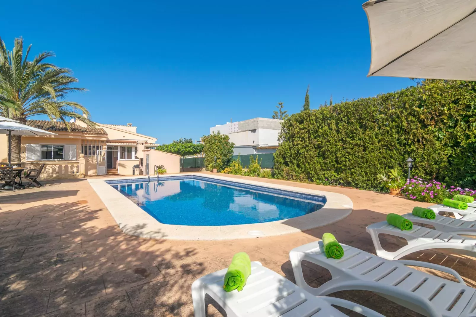 Can Moragues & Martorell-Exterior summer
