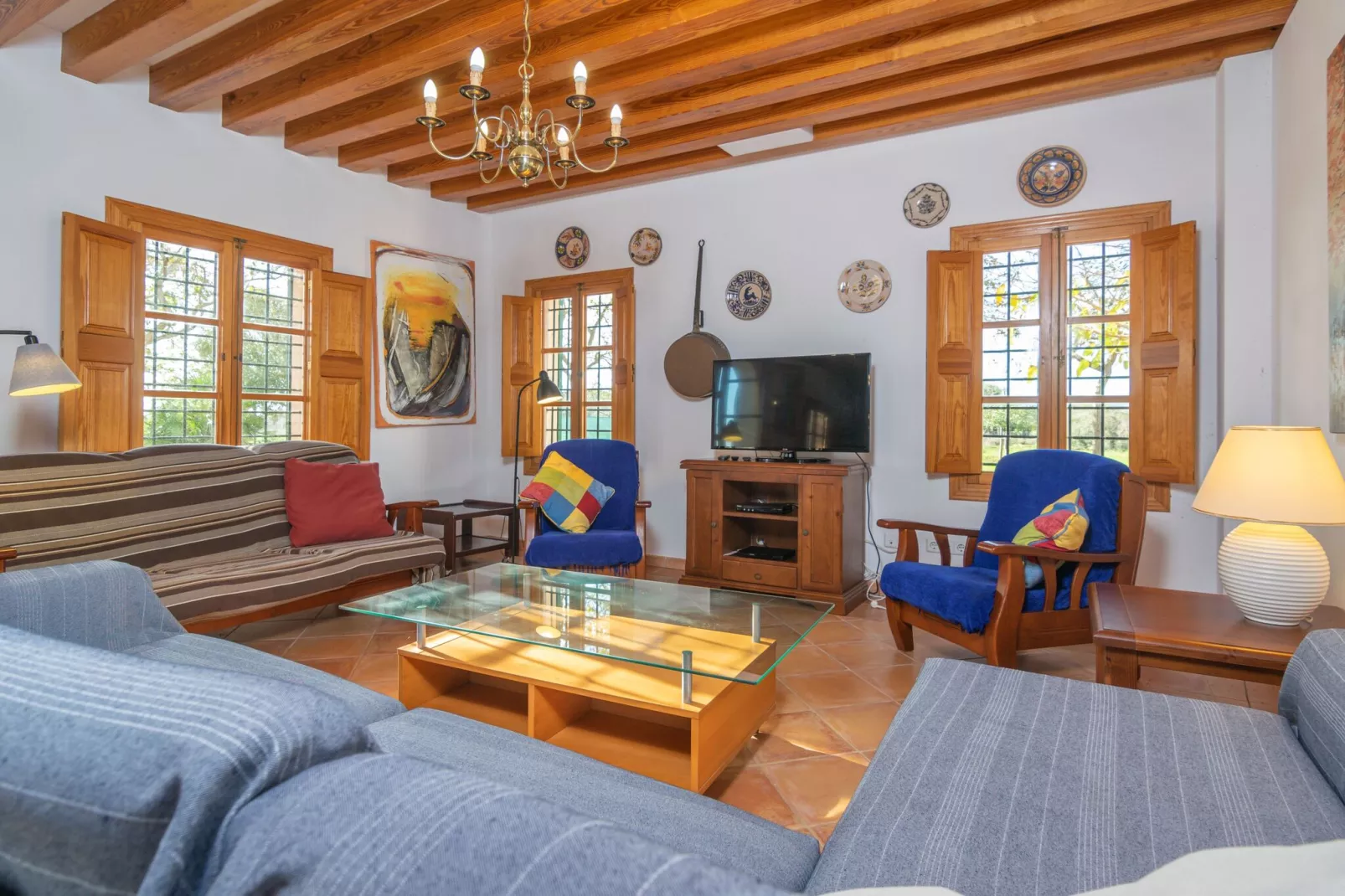 Can Pintat-Living room