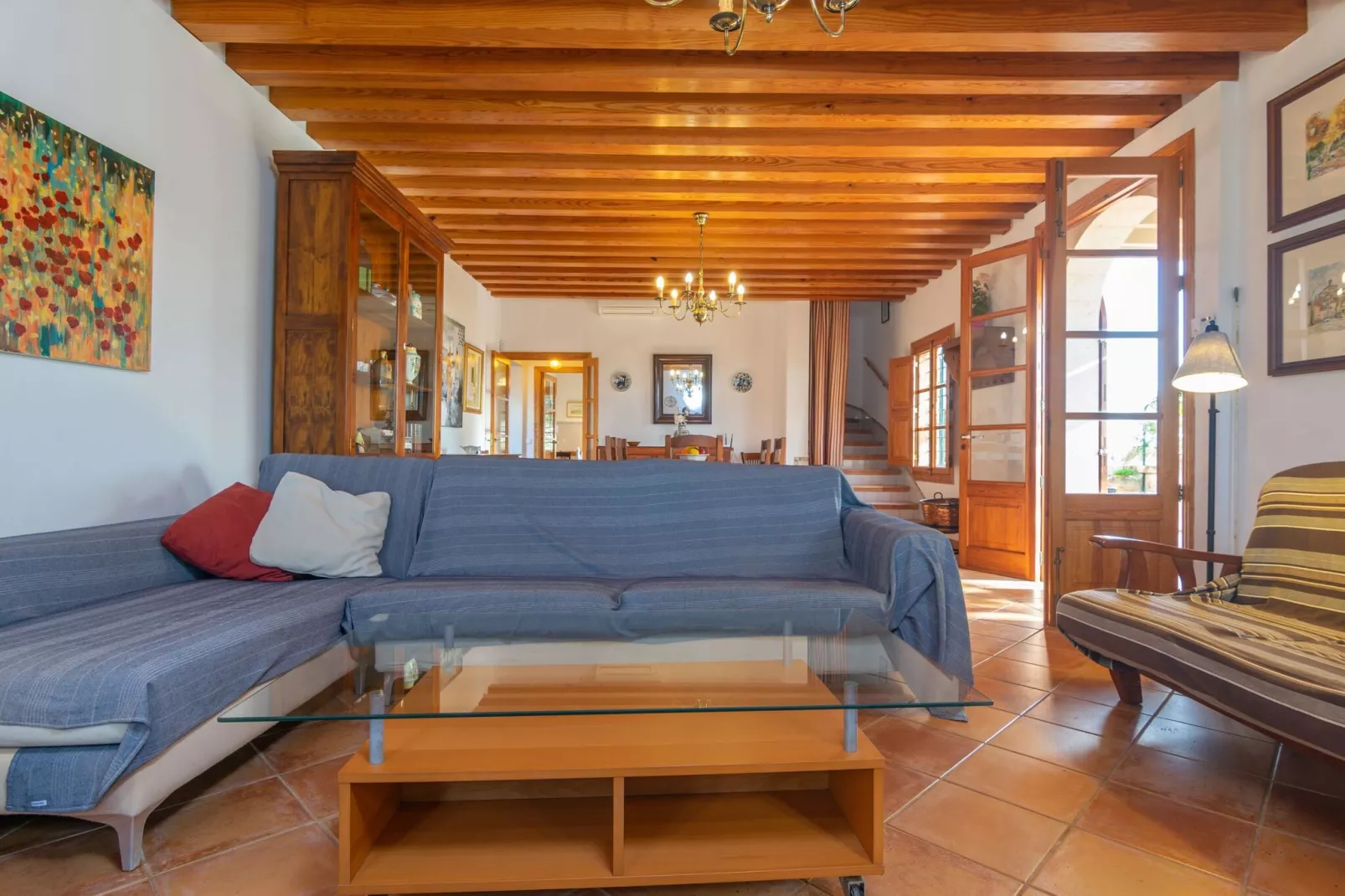 Can Pintat-Living room