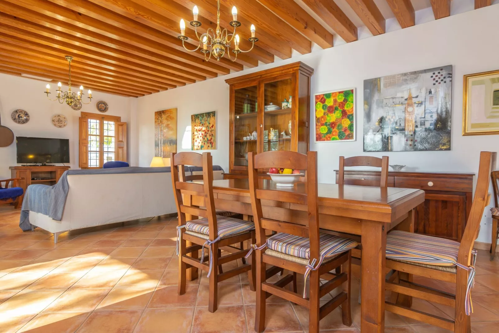 Can Pintat-Dining room
