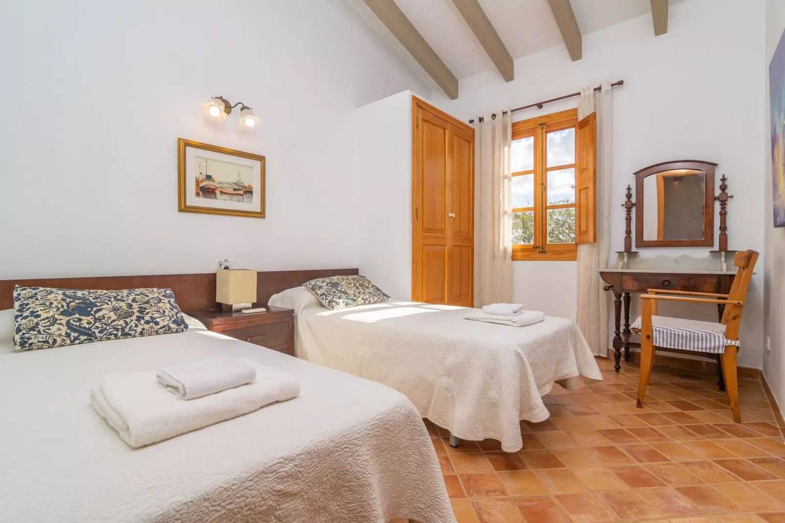 Can Pintat-Bedroom