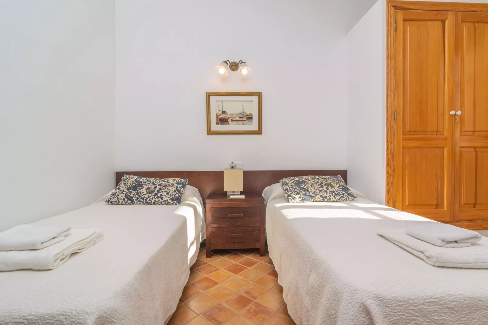Can Pintat-Bedroom