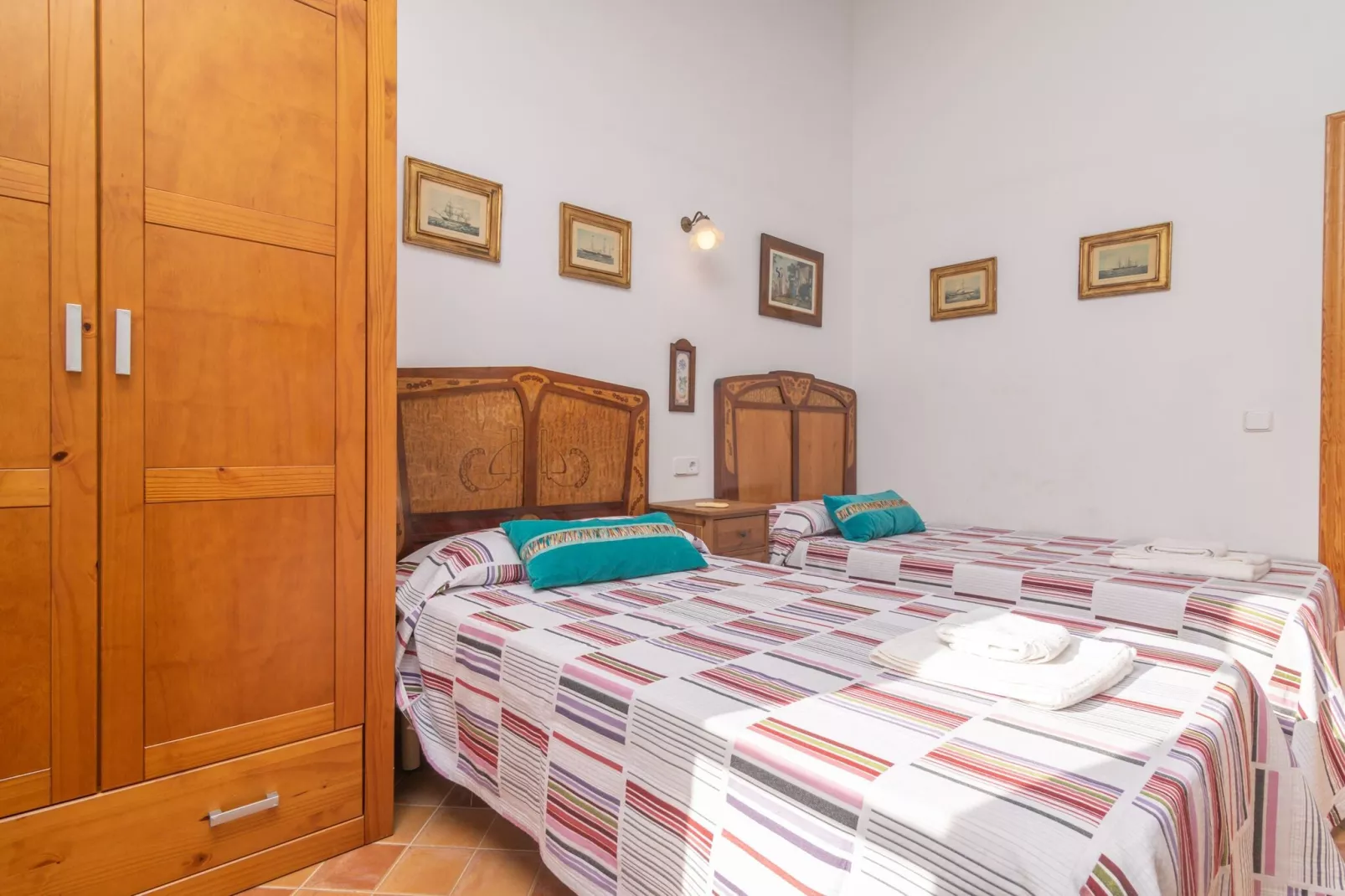 Can Pintat-Bedroom