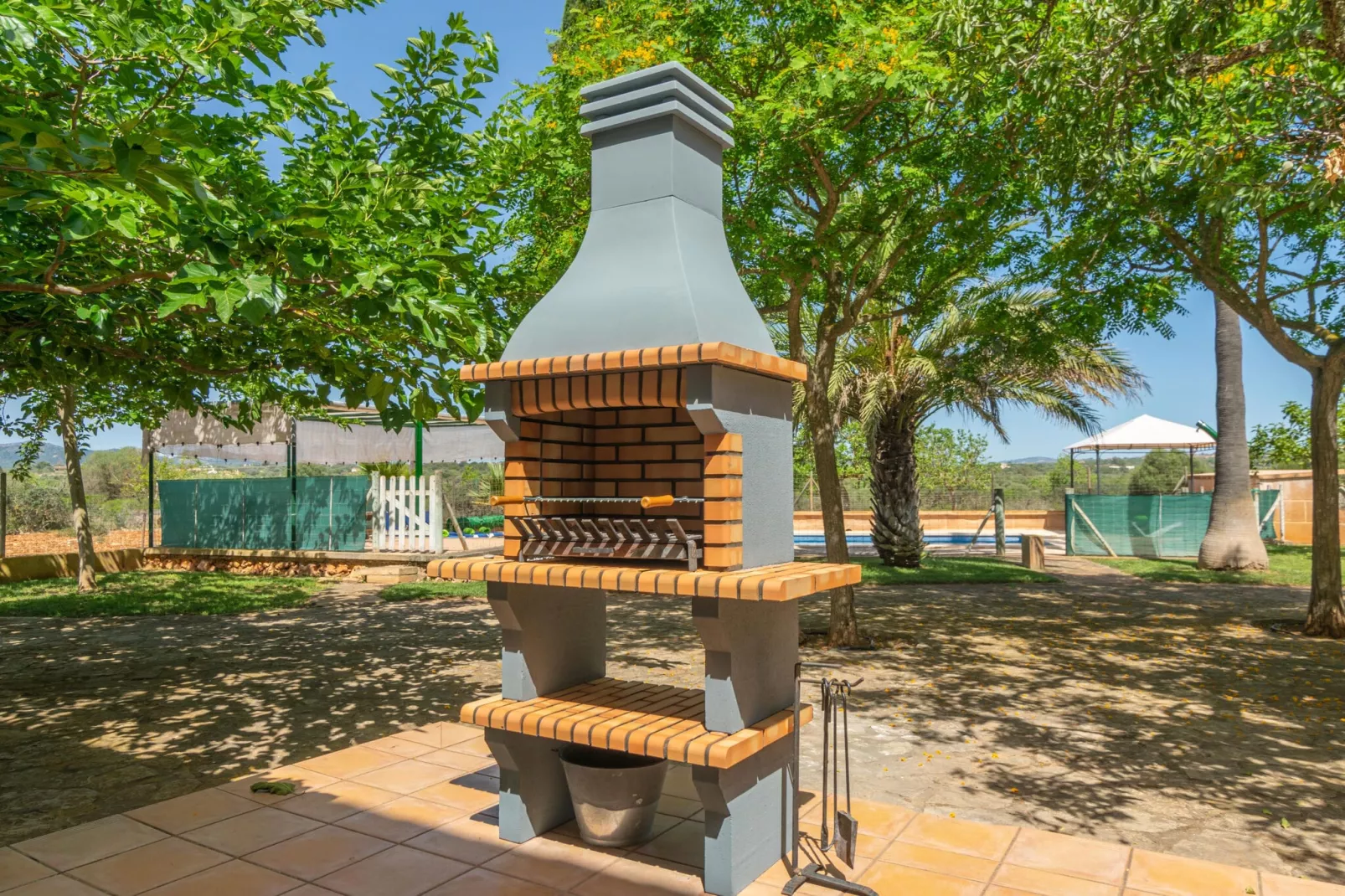 Can Pintat-Facilities