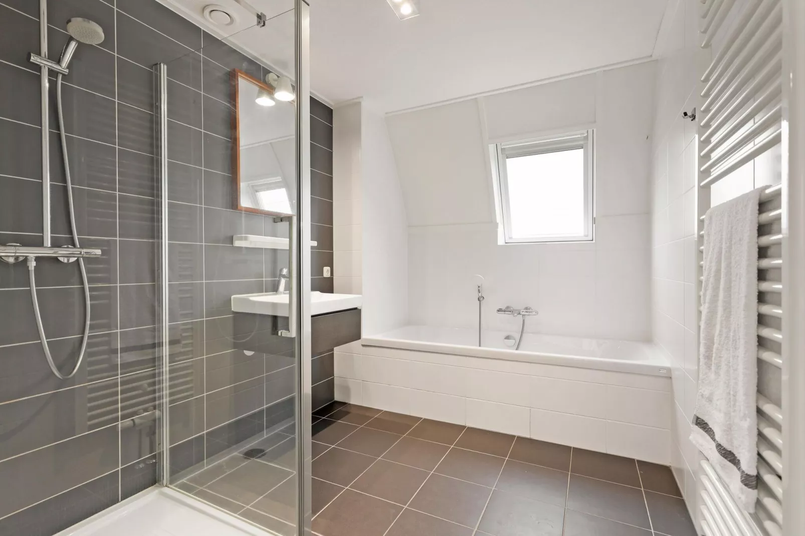 Waterpark De Bloemert 19-Badezimmer