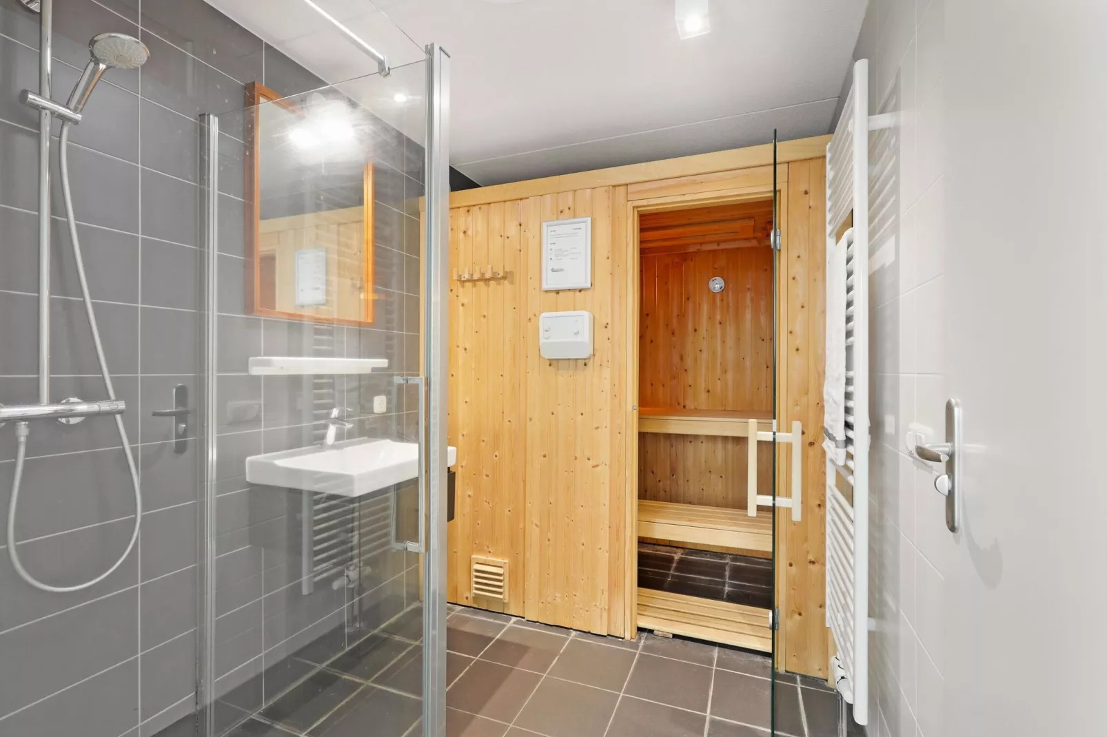 Waterpark De Bloemert 19-Badezimmer