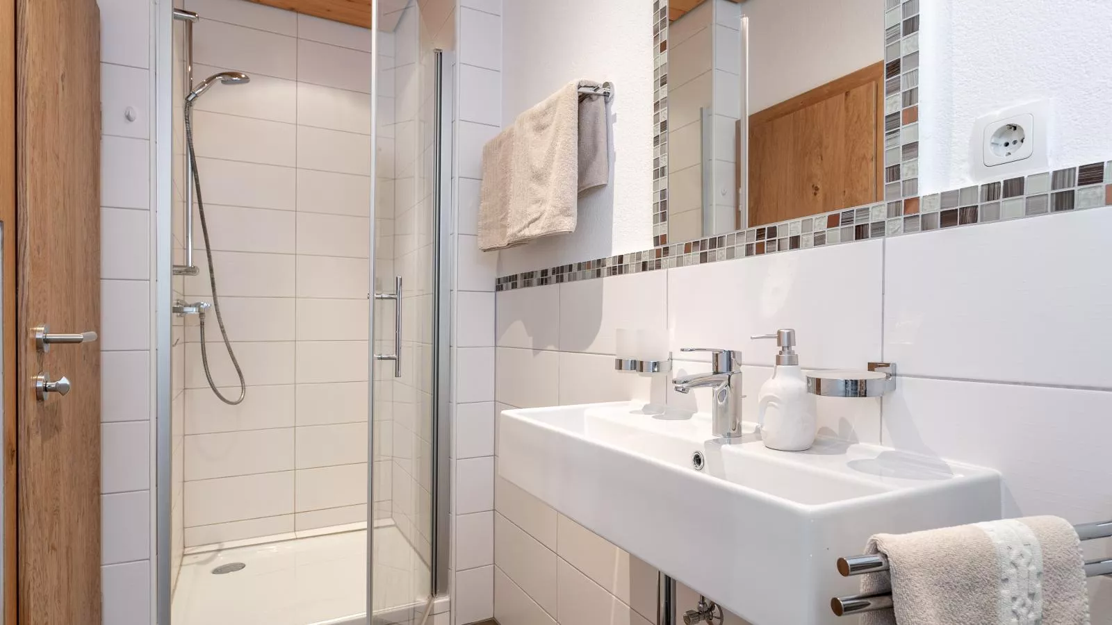 Marschbachhof-Bathroom
