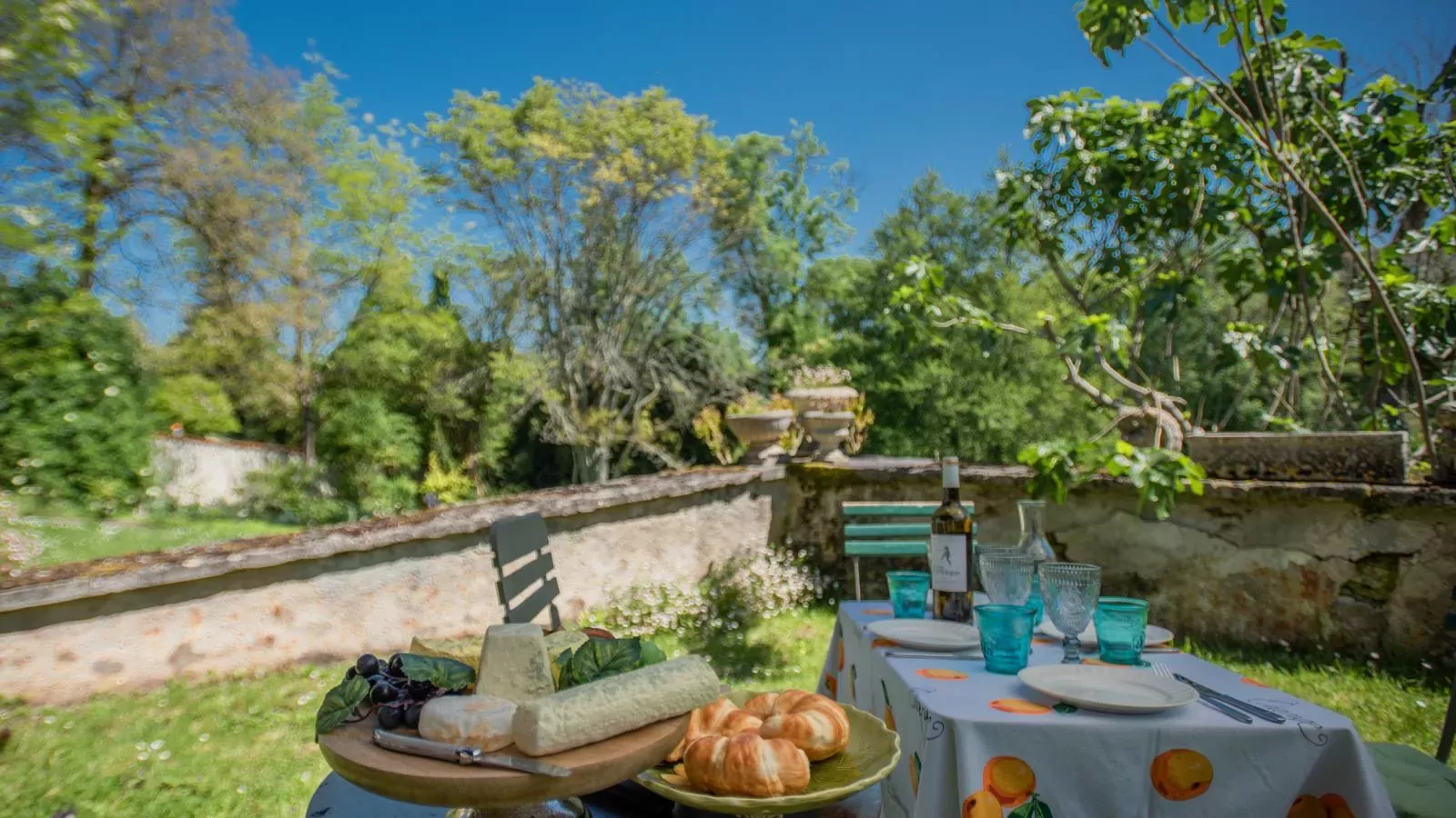 Gîte Côté Rivière-Terrace balcony