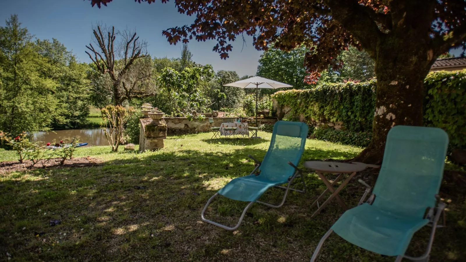 Gîte Côté Rivière-Gardens summer