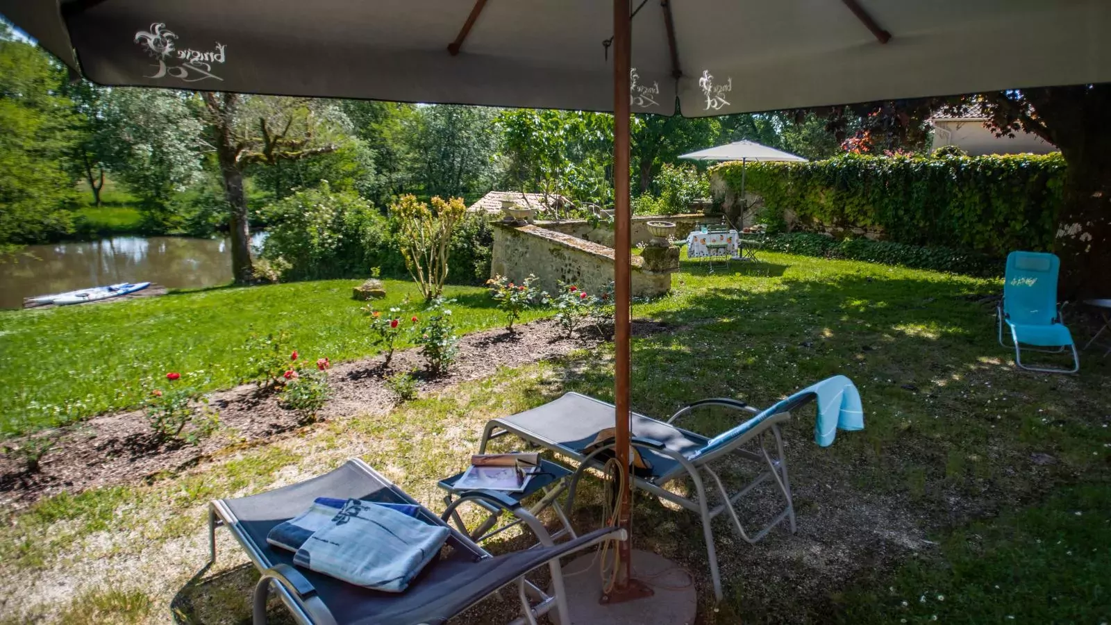 Gîte Côté Rivière-Gardens summer