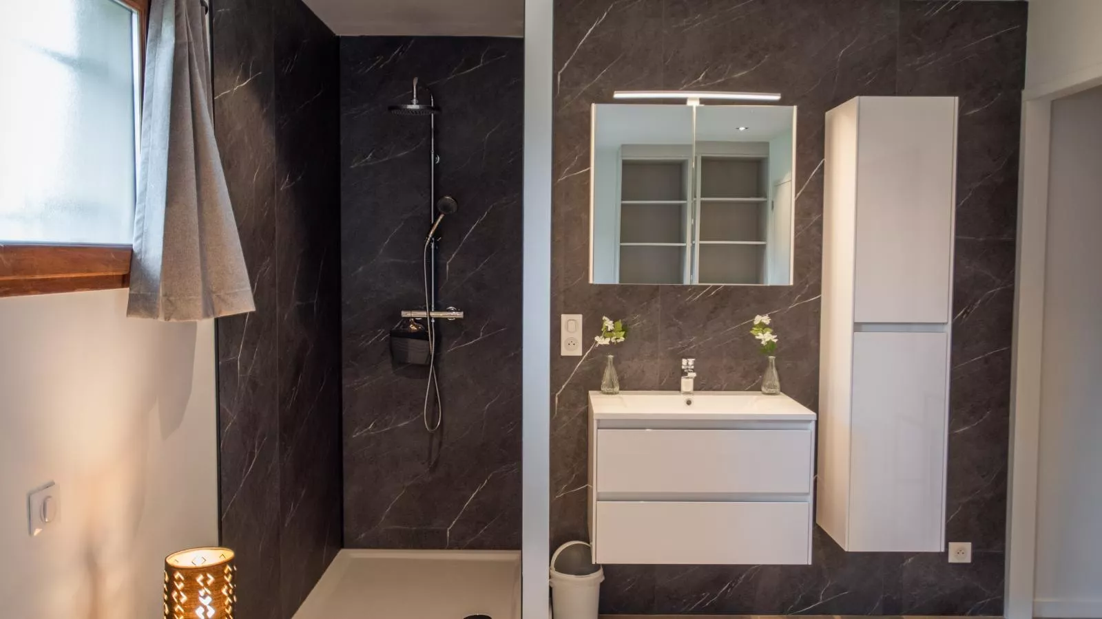Le Lac Bleu 22-Bathroom