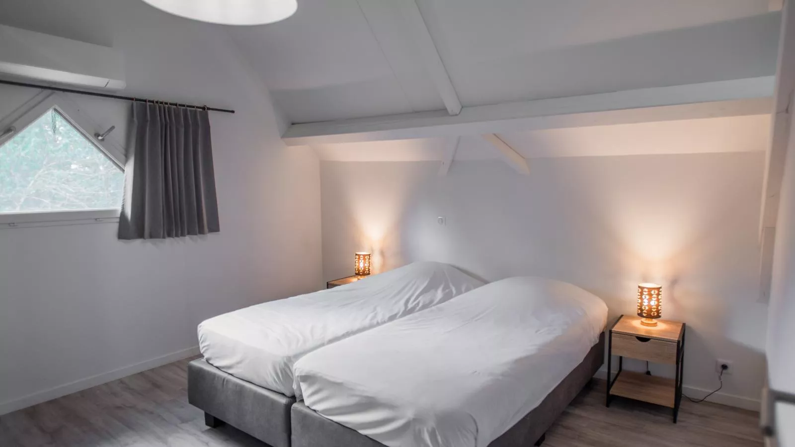 Le Lac Bleu 22-Bedroom