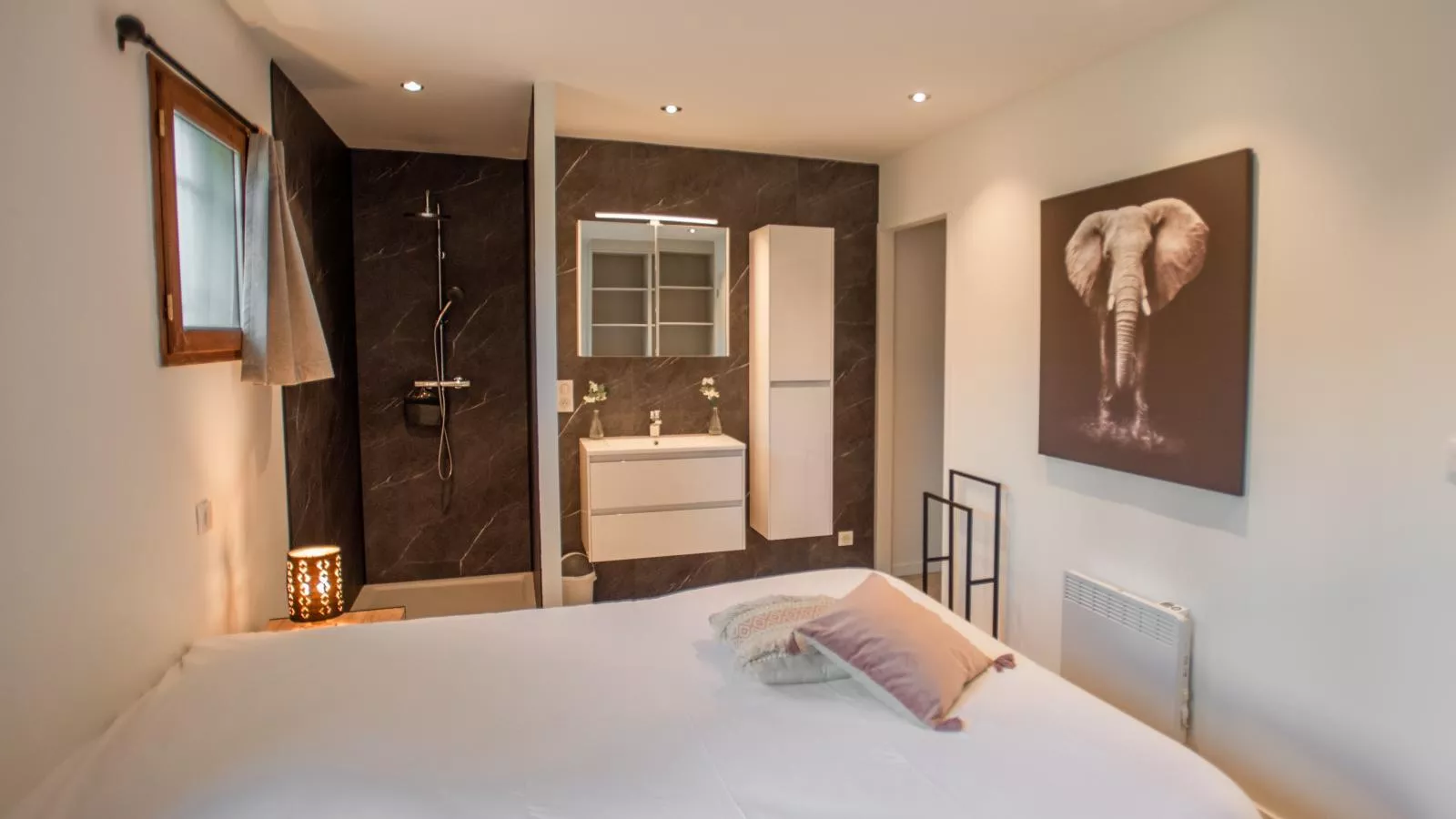 Le Lac Bleu 22-Bedroom