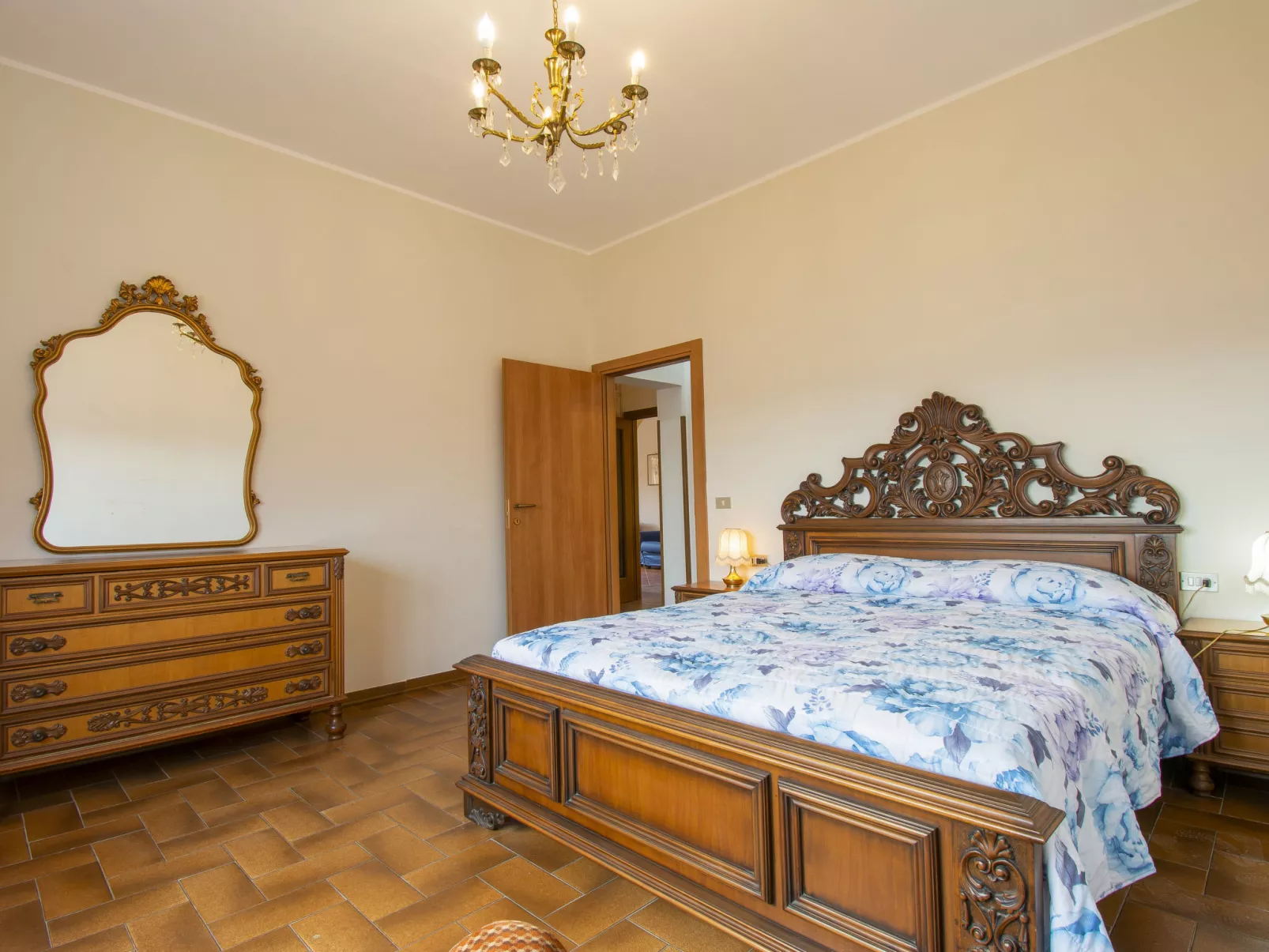 Casa della Gatta-Inside