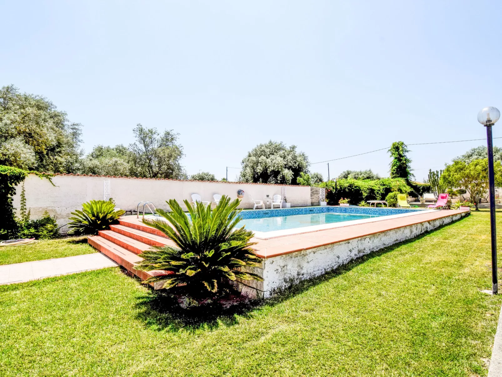 White Pool 2-Outside
