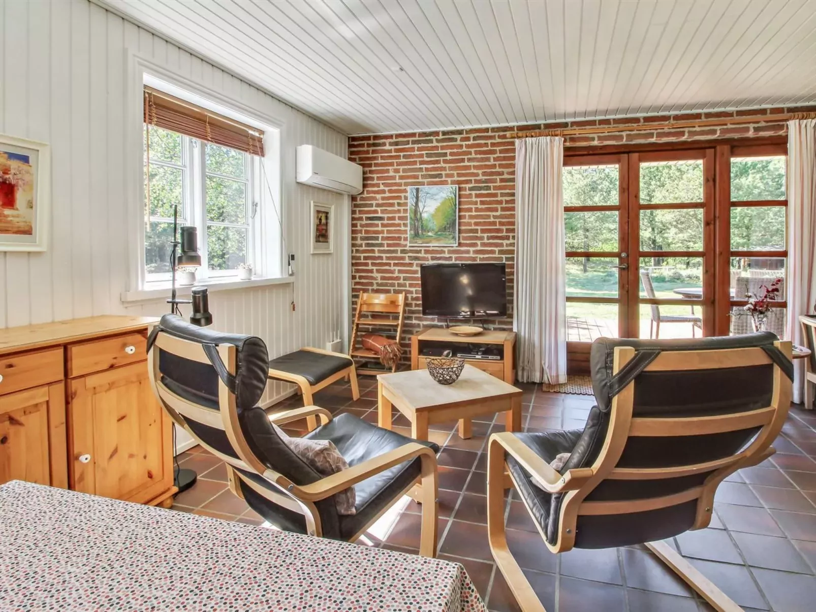 "Angret" - 3.5km from the sea-Inside