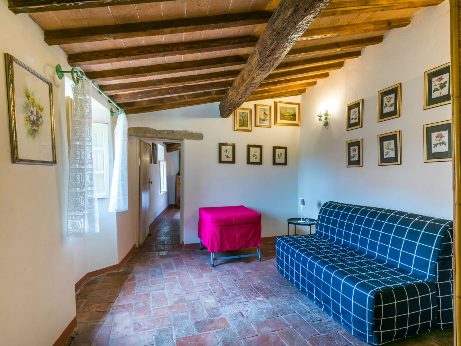 Anna's House-Dedans