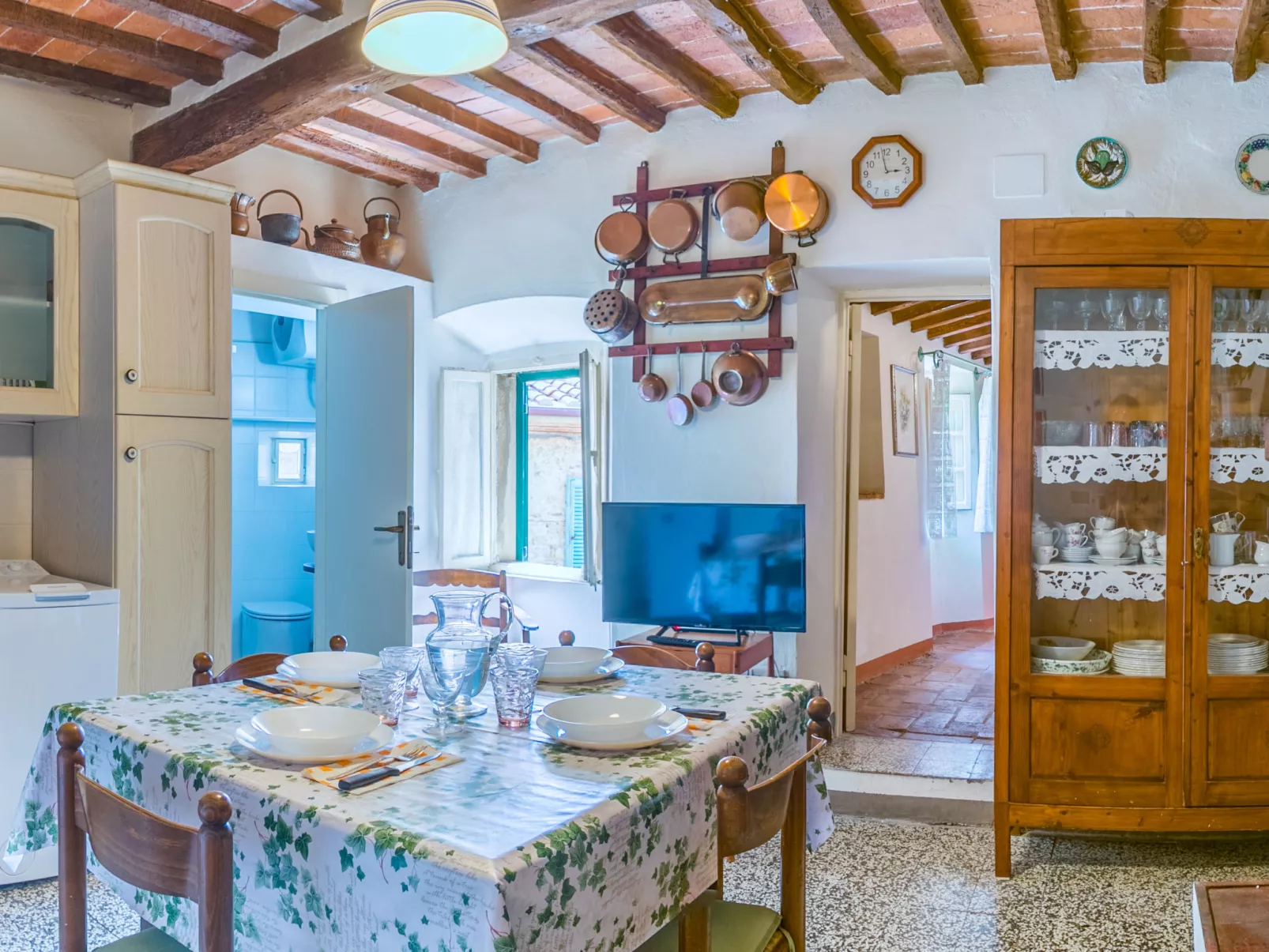 Anna's House-Dedans