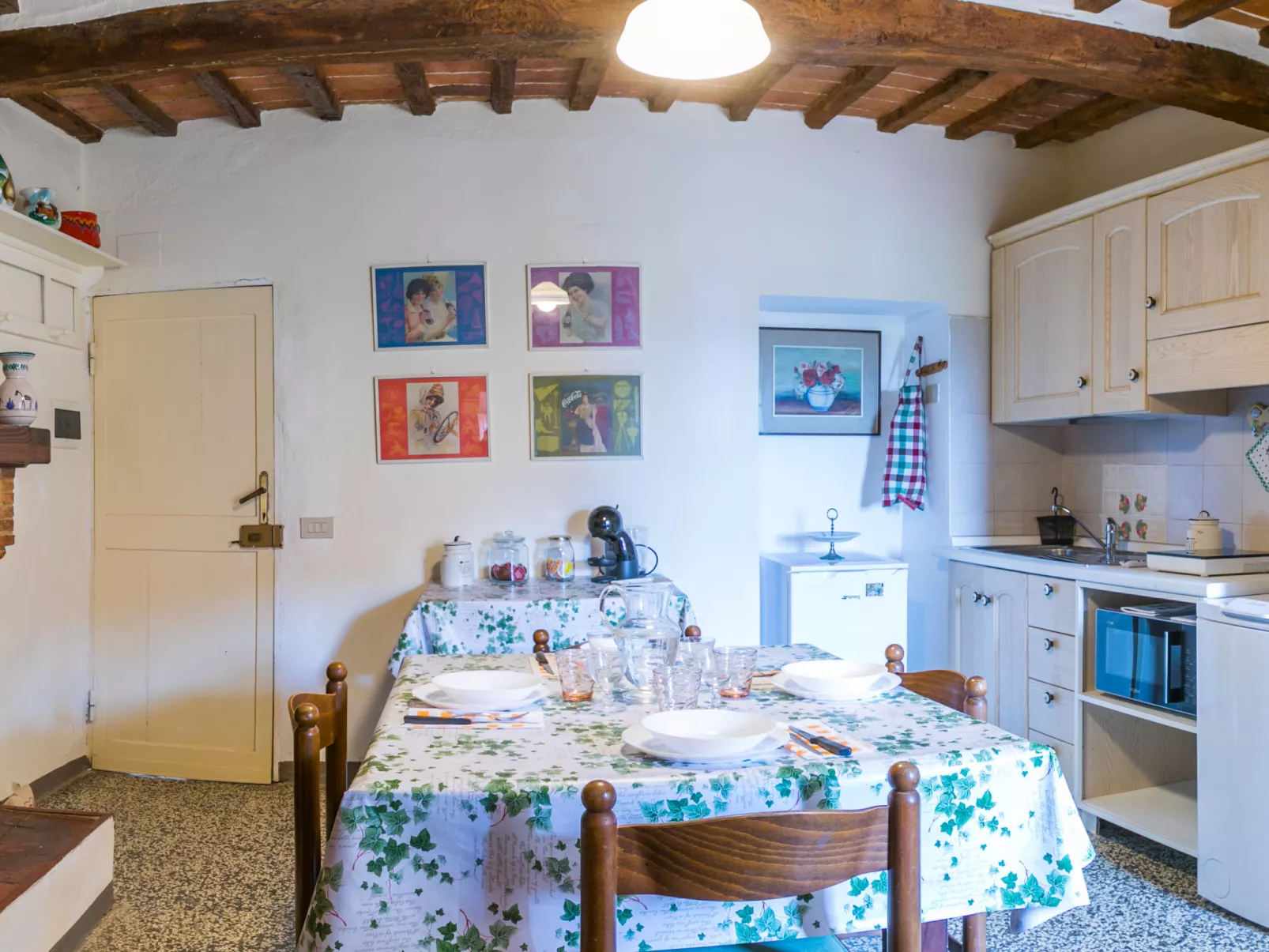 Anna's House-Dedans