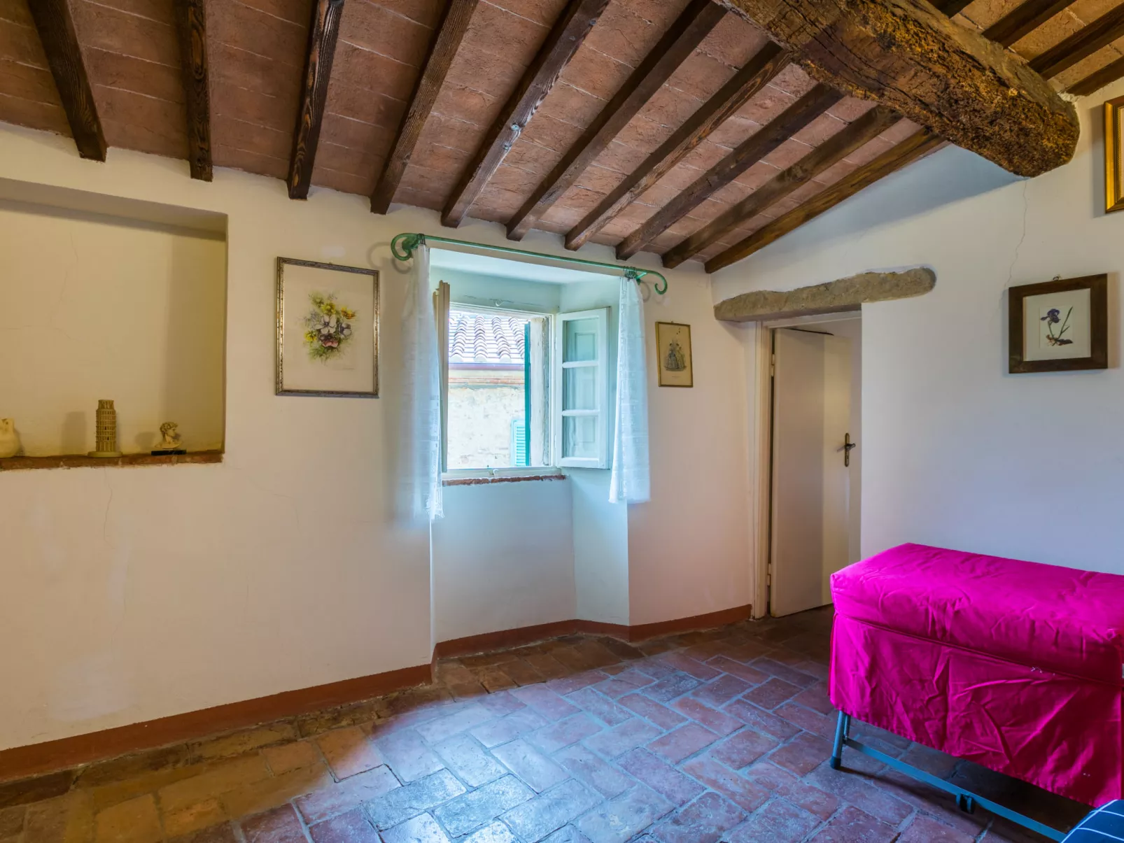 Anna's House-Dedans