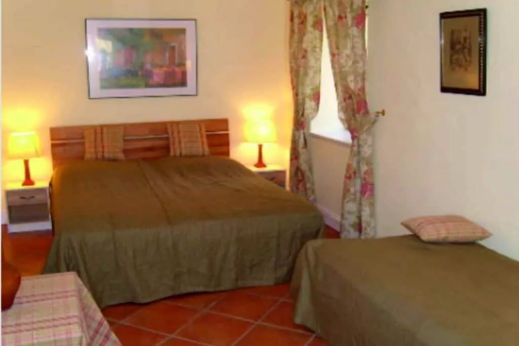 53526-Bedroom
