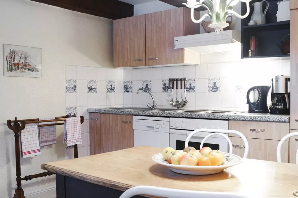 53526-Kitchen